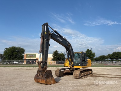 2022 John Deere 210GLC Tracked Excavator