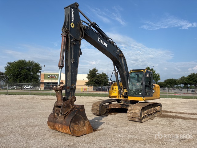 2022 John Deere 210GLC Tracked Excavator