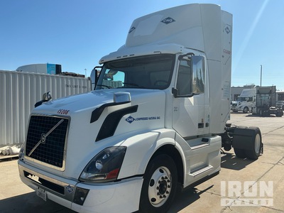 2017 Volvo VNL42T300 CNG 4x2 Tracteur routier