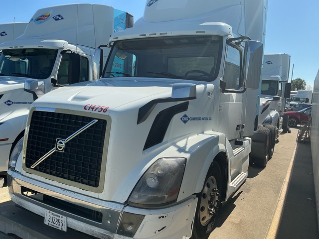 2016 Volvo VNL64T300 CNG 6x4 T/A Day Cab Truck Tractor