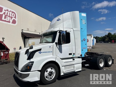 2018 Volvo VNL CNG 6x4 T/A Day Cab Truck Tractor