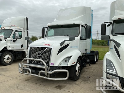 2020 Volvo VNL64T300 6x4 T/A Day Cab Truck Tractor (Inoperable)