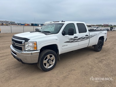 2013 Chevrolet 3500HD 4x4 Crew Cab Pickup