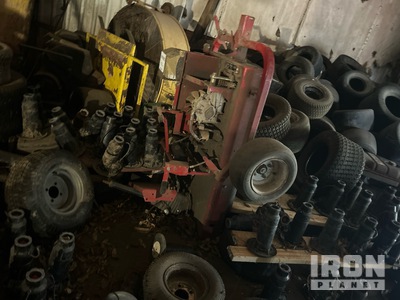 Toro GreensPro 1240 Toro Greenspan 1240 roller معدات صيانة ملعب الجولف المتنوعة (Inoperable)