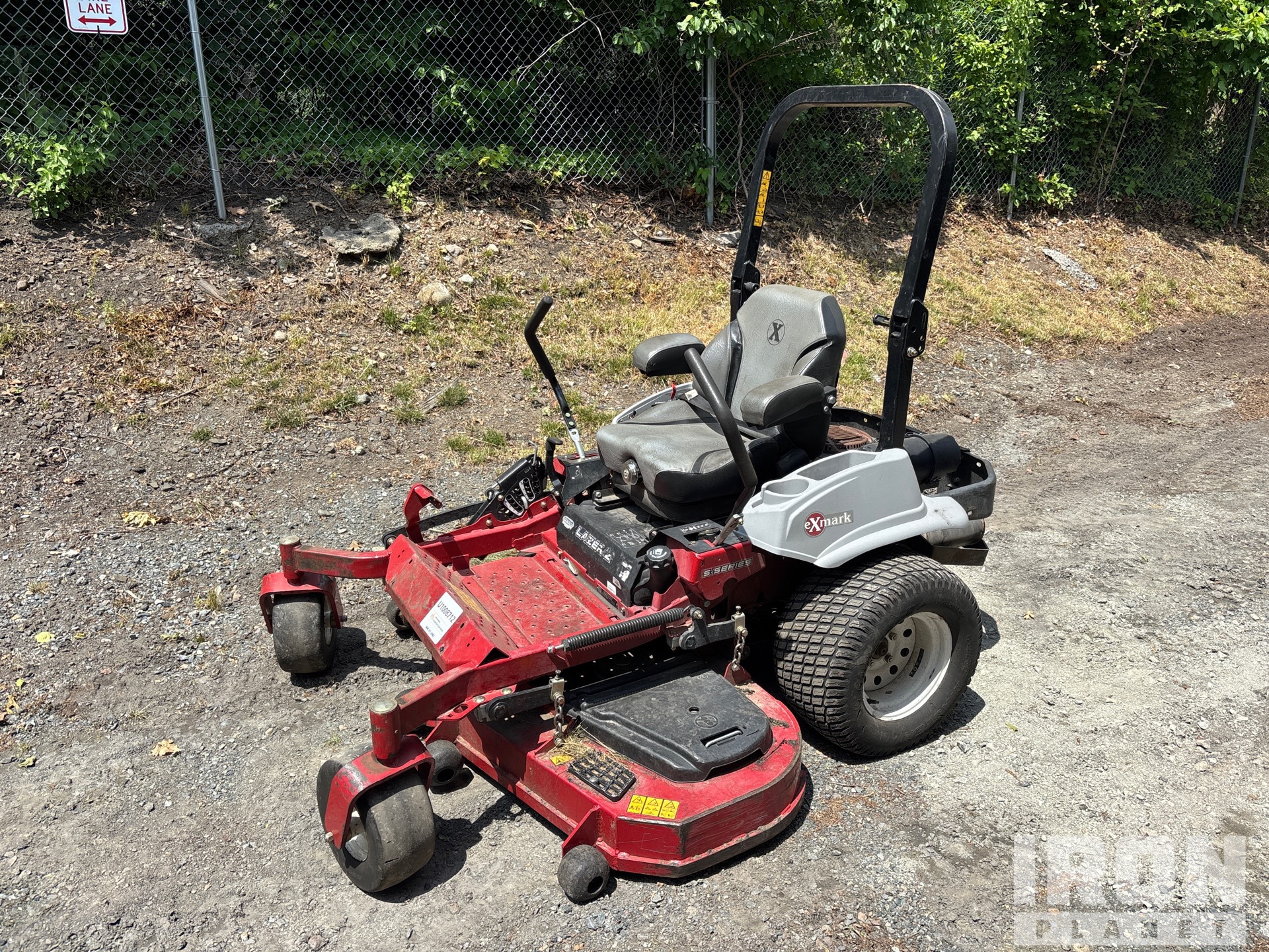 2023 Exmark Lazer Z S-Series Zero-Turn Lawn Mower in Walpole
