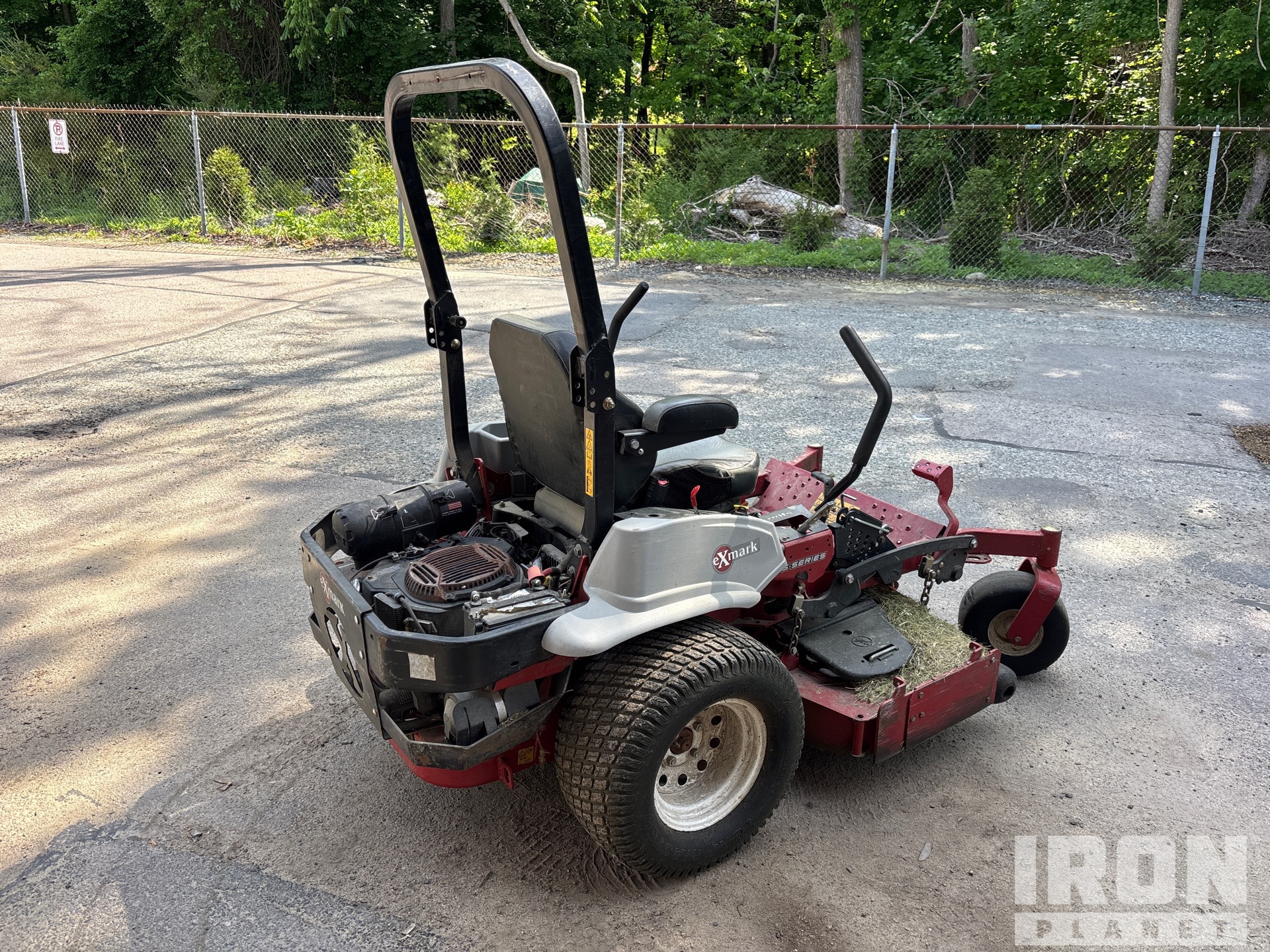 2023 Exmark Lazer Z S-Series Zero-Turn Lawn Mower in Walpole