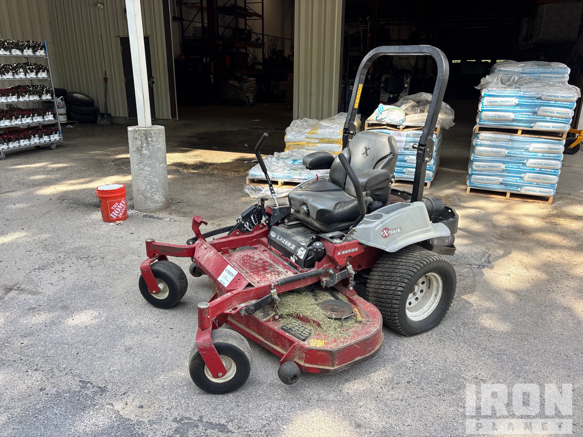 2023 Exmark Lazer Z S-Series Zero-Turn Lawn Mower in Walpole