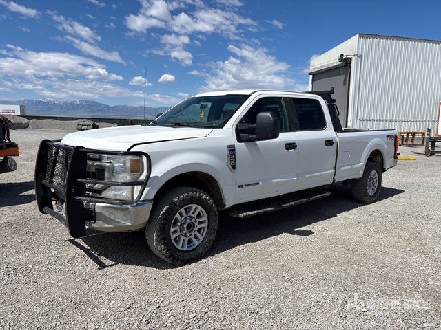 2021 Ford F-250 STX 4x4 Crew Cab Pickup