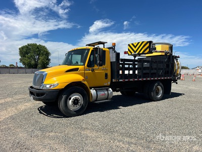 2012 International 4300SBA 4x2 Attenuator Truck