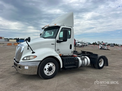 2018 International RH613 4x2 トラックトラクター（S/A）