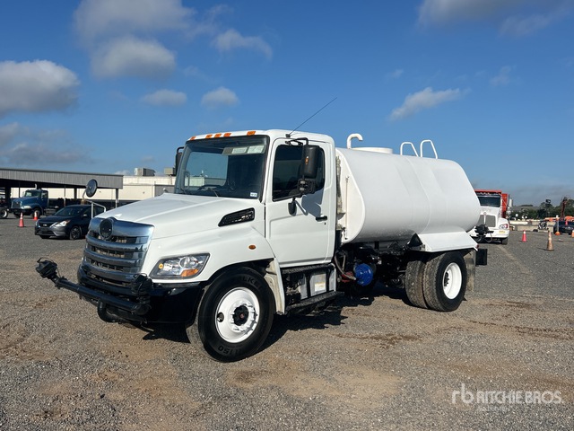 2012 Hino 338 2500 gal 4x2 Water Truck