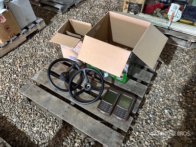 Quantity of (2) John Deere Greenstar Display direzionale