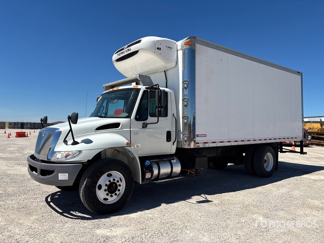 2019 International 4300 4x2 Refrigerated Truck