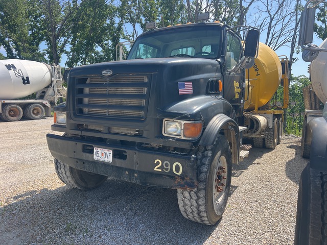 2000 Sterling L9500 8x4 Mixer Truck