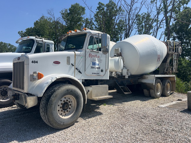 2005 Peterbilt 357 8x4 Mixer Truck
