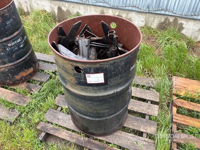 Quantity of (100) 10 in Cultivator Shovels Pièces divers
