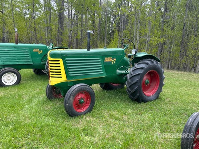 1950 Oliver Standard 77 2WD Wide Front Tractor histórico