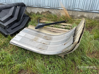Quantity of (4) Fenders