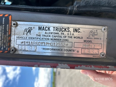 1983 Mack 6x4 تراكتور شاحنة كابينة النوم (ثنائية المحور)