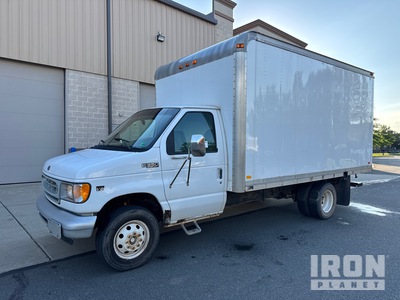 2002 Ford E-350 4x2 Van Truck