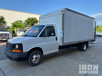 2005 GMC Savana 4x2 Van Truck