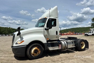 2021 International LT625 4x2 S/A Day Cab Truck Tractor