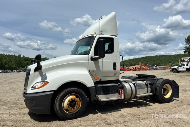 2021 International LT625 4x2 S/A Day Cab Truck Tractor