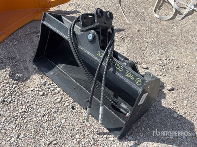 2026 VICSEC VCT800 32 in Tilting Excavator Bucket (Unused)