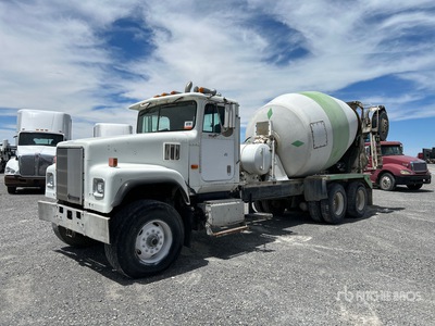1998 International Paystar 5000 8x4 Mixer Truck