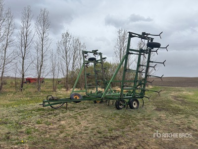 John Deere E1610 37 ft Coltivatore