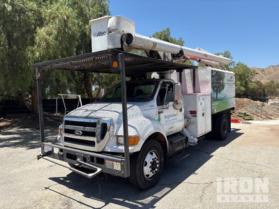 2013 Altec LR756 56 ft on 2012 Ford F750 Super duty 4x2 Forestry Chipper Body 高所作業車