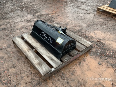 2026 VICSEC VCT800 32 in Tilting Excavator Bucket (Unused)