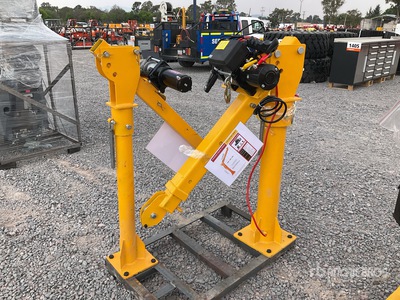 Quantity of (2) 2026 Terratop BC-4000 & BC-6000 Electric Lote de Mini Gruas para Camion de Servicio (Sin Usar) / Mini Cranes ملحقات الشاحنات - Fits Service Truck (Unused)