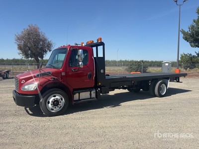 2016 Freightliner M2 106 4x2 شاحنة مسطحة
