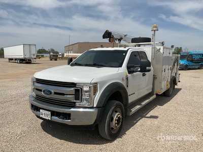 2018 Ford F-550 XLT 4x2 Extended Cab Camion de servicios