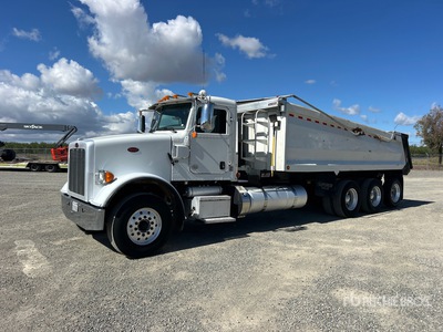 2018 Peterbilt 567 8x4 Camion à benne basculante Tridem