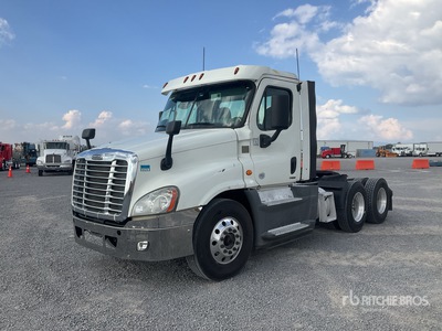 2016 Freightliner Cascadia 125 6x4 Tractocamion / Cabeza Tractora Cabina Corta