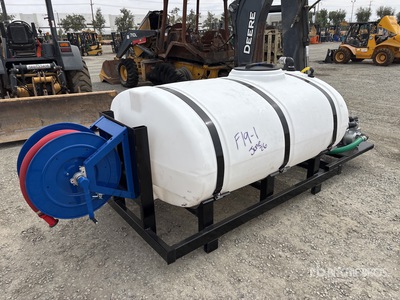 500 gal Skid Mounted Poly Tank