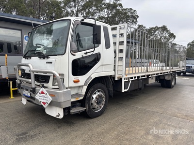 2013 Mitsubishi FM677 Flatbed Truck