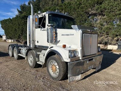 2009 Western Star 4864FX 8x4 Twin Steer T/A Day Cab Truck Tractor