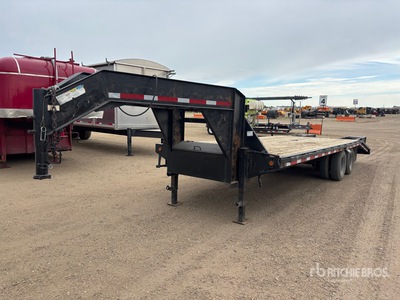 2013 PJ Trailers FD252 25 ft T/A Gooseneck Plant Trailer