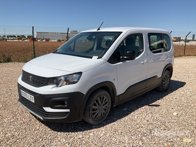 2022 Peugeot Rifter 5 Passenger Van
