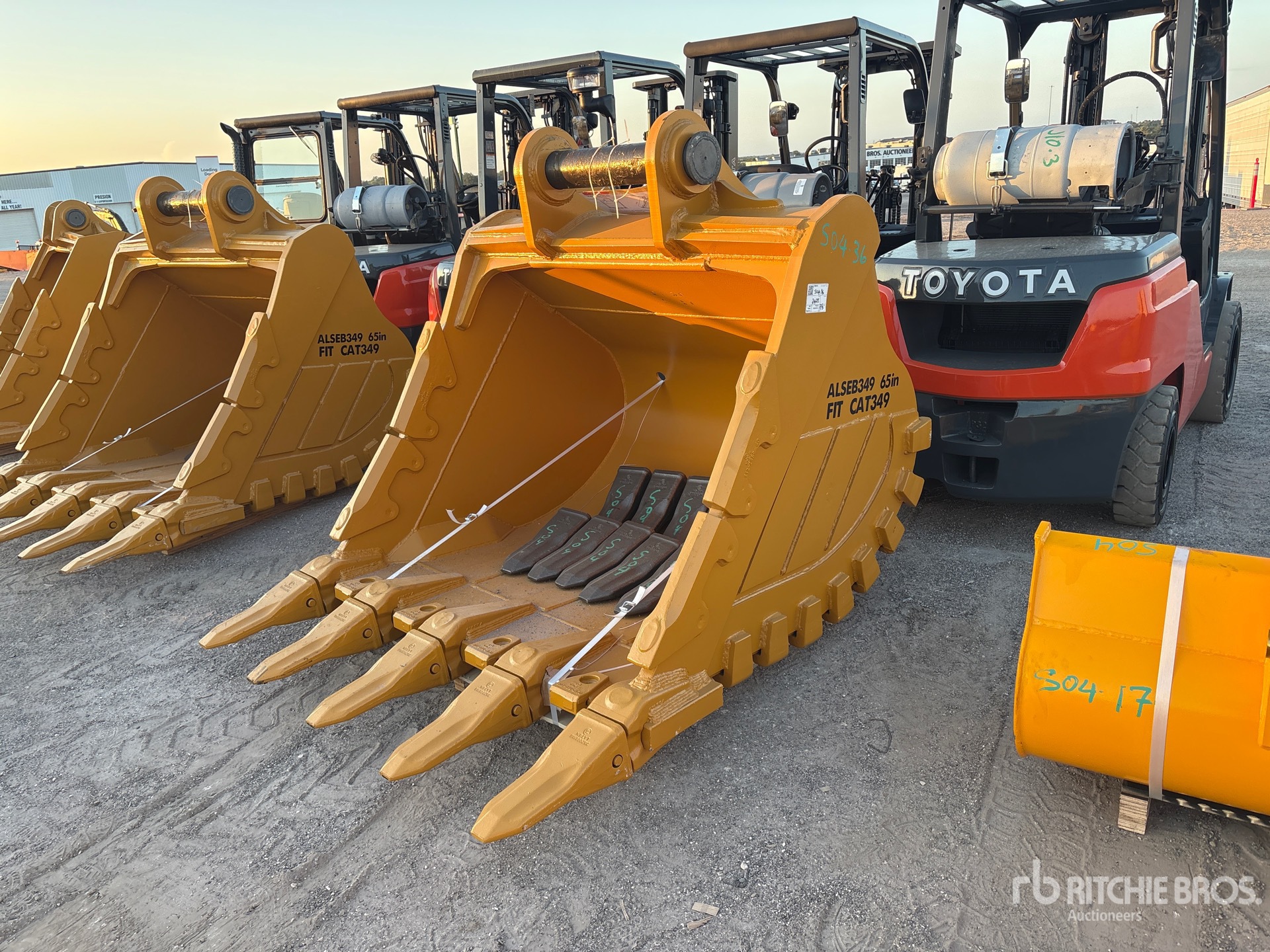 2026 LYALS ALSEB349 65in Excavator Bucket (Unused)
