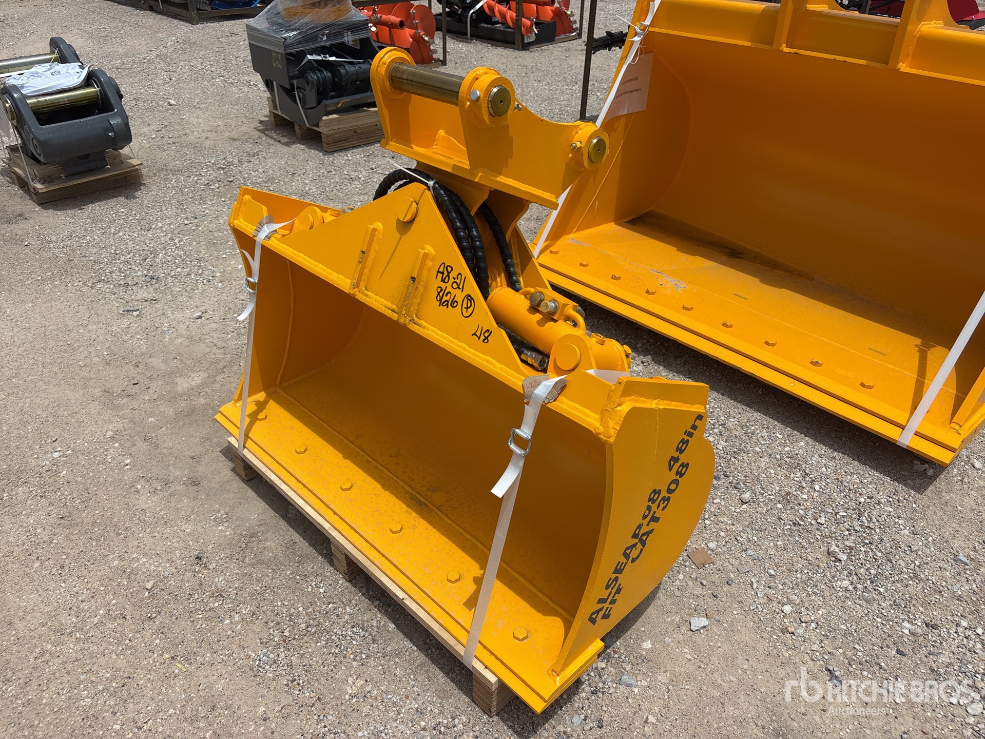 2026 LYALS ALSEAB08 48 in Hydraulic Tilting Excavator Bucket (Unused)