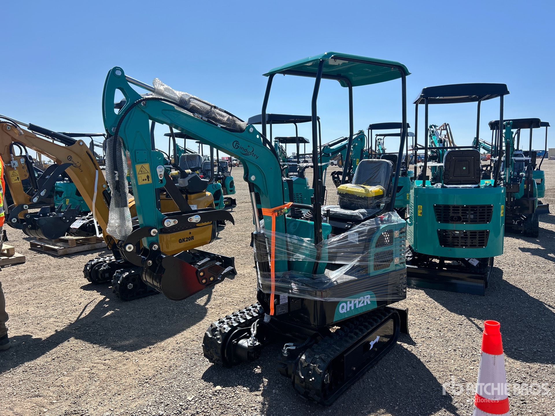 2026 CFG QH12R Mini Excavator (Unused)
