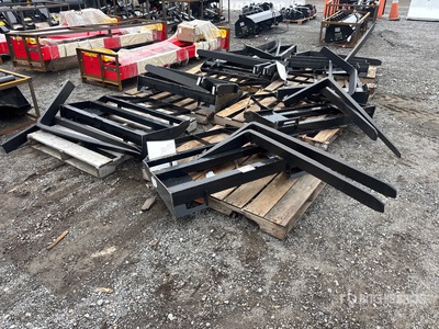 Quantity of (8) 2026 Mower King SA 48 in スキッドステア用フォーク (Unused)