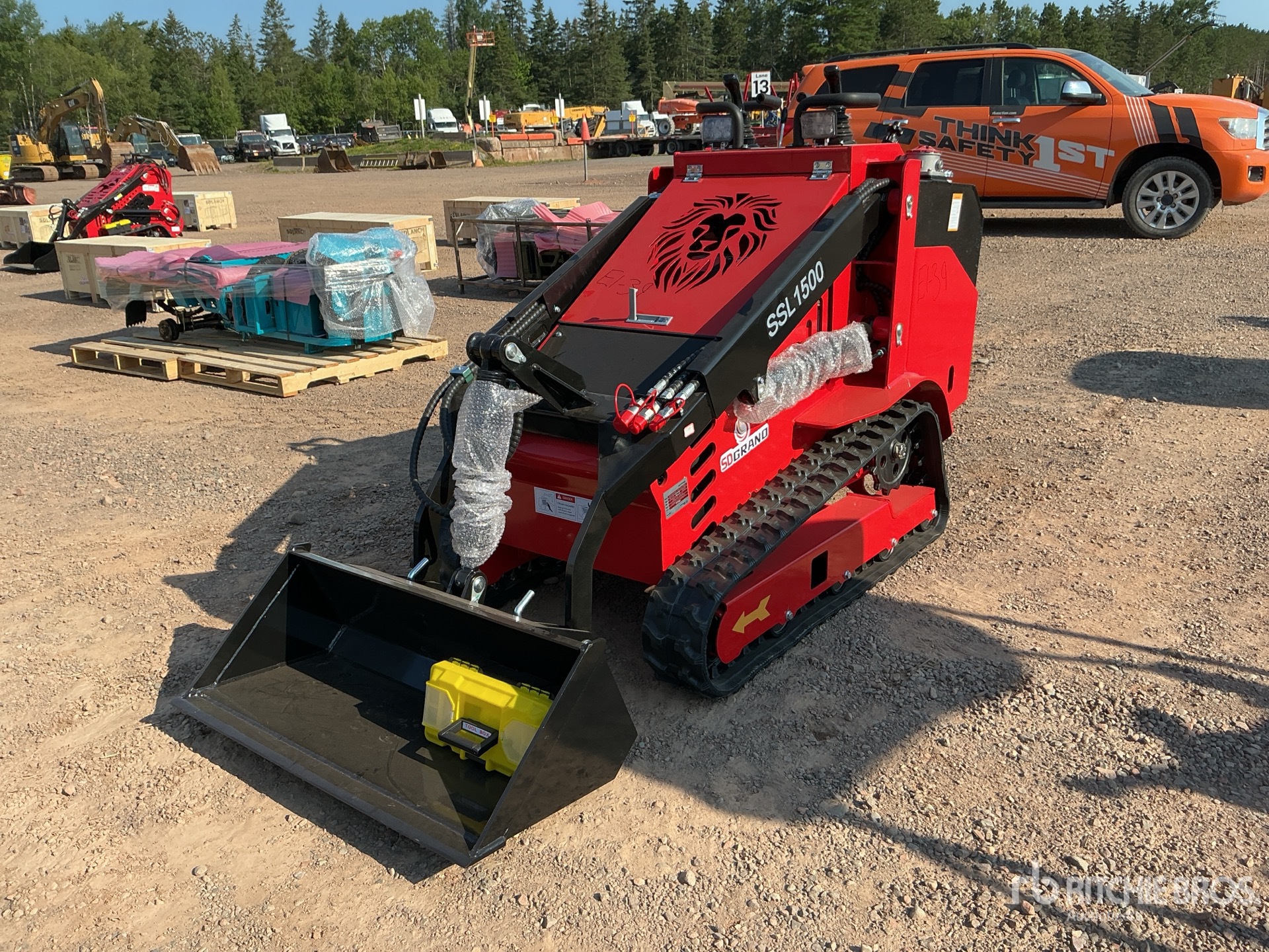 2026 SSL1500-RED Mini Compact Track Loader (Unused)
