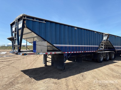 2013 Doepker Tri/A Super B-Train Lead Hopper bottom Grain Trailer