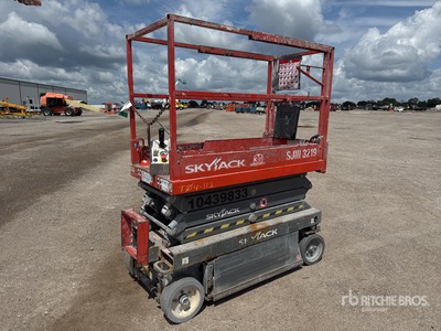2015 Skyjack SJIII-3219 Electric Scissor Lift