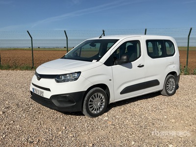 2021 Toyota Proace 5 Passenger Van